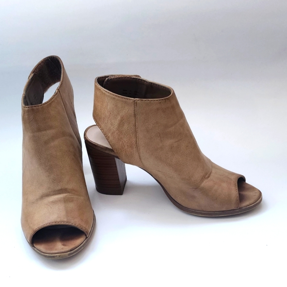 Call it Spring 🌼 🌱 heels size 6